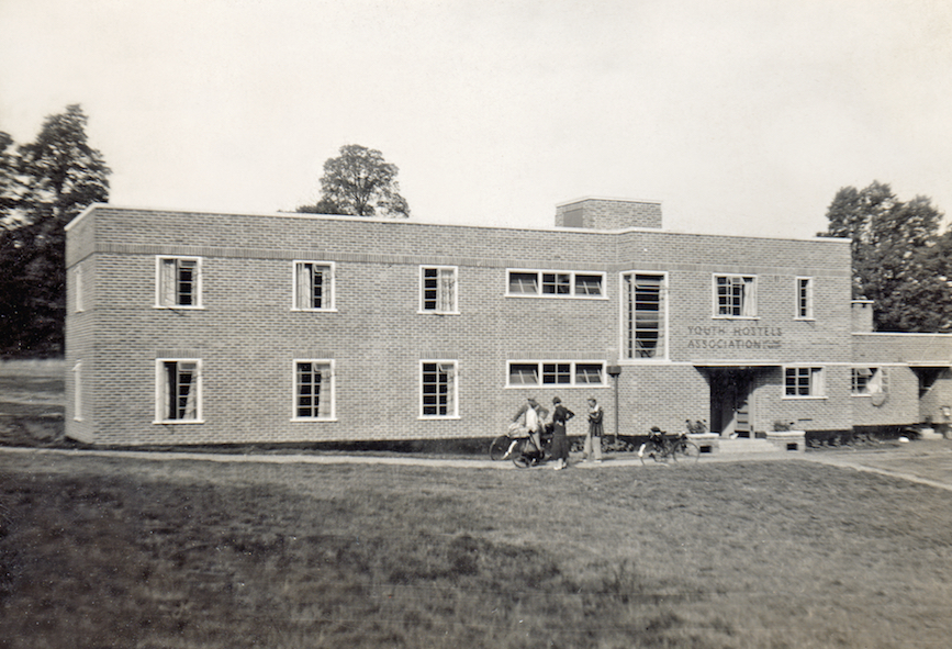 Y050001-Holmbury 18 400-8 phoY